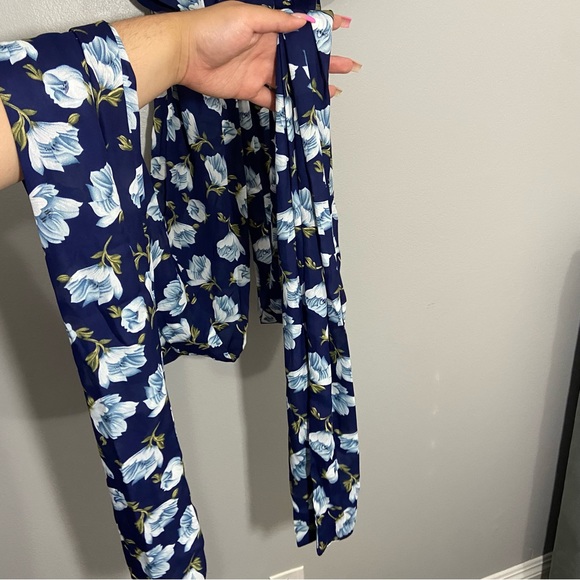 Lulu's Elated Energy Navy Blue Floral PrintConvertible Romper Size Small - Picture 9 of 13